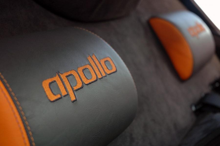 Детали интерьера Gumpert Apollo 2010 года  (фото 16 из 53)